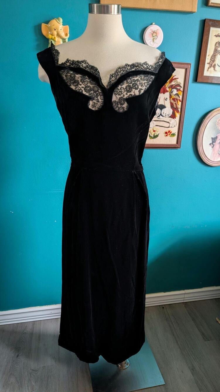 Vintage 1950s Black Cutout Lace Butterfly Velvet Cocktail Dress